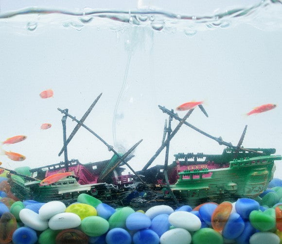 American Seahorse Pneumatic Fish Tank Decoration Aquarium Scenery Package Aerobic Toys Deep Sea Rotten Ship Sunk
